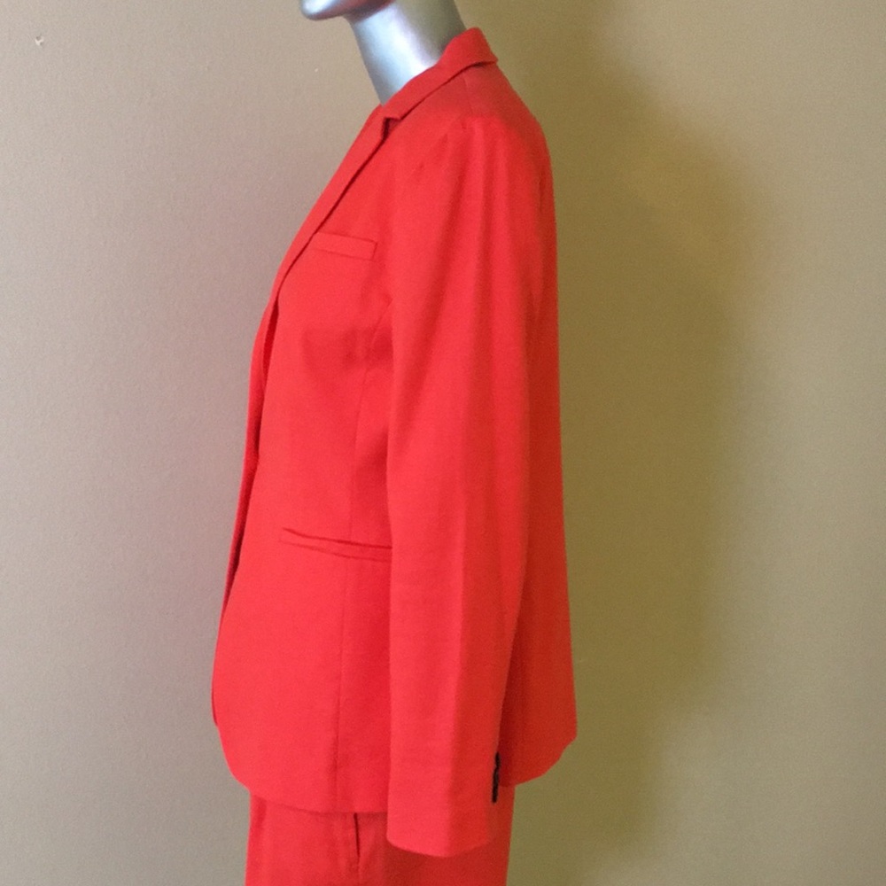 Banana Republic Coral Linen Blazer & Shorts Suit - Picture 4 of 15